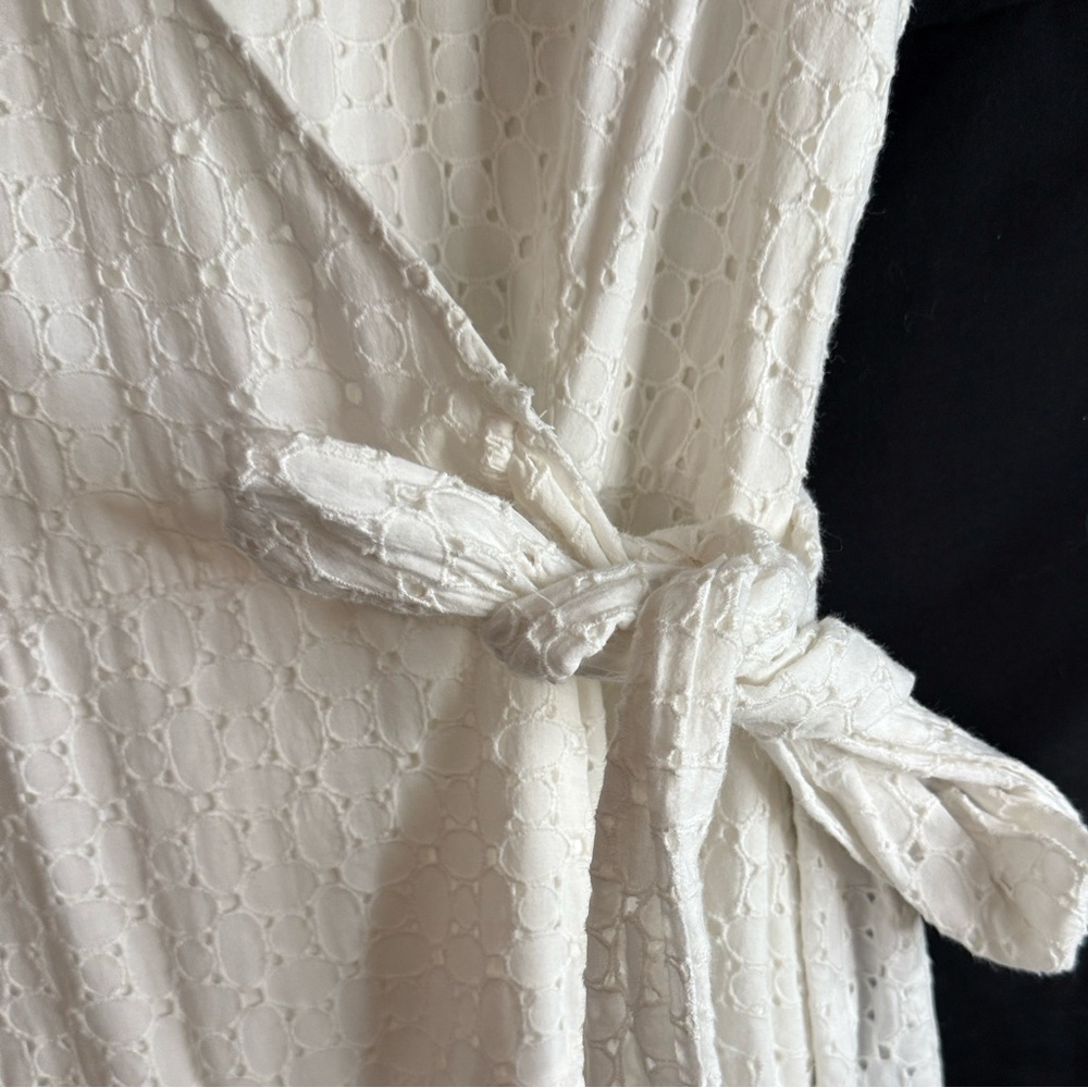 Diane von Furstenberg for Neiman Marcus White Eyelet Wrap Dress – Size 12 - Picture 5 of 13